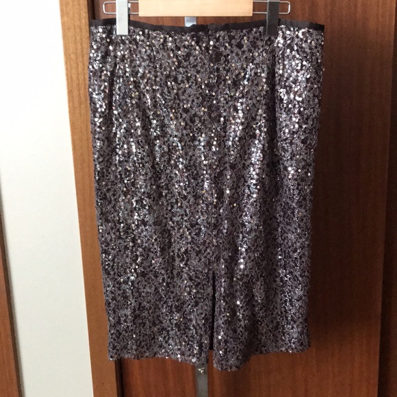 Sequin midi skirt in earth tones - Picture 4 of 8